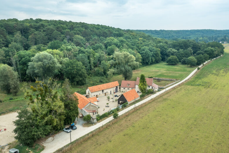 Photos du bien : Lévis-Saint-Nom – Parc de la vallée de chevreuse, propriété entièrement rénovée
