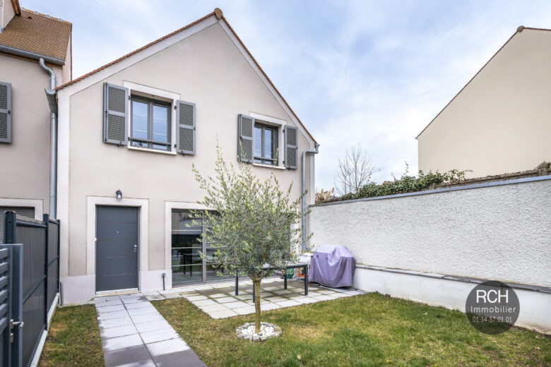 Photos du bien : Houdan – Maison de ville 3 pièces avec jardin
