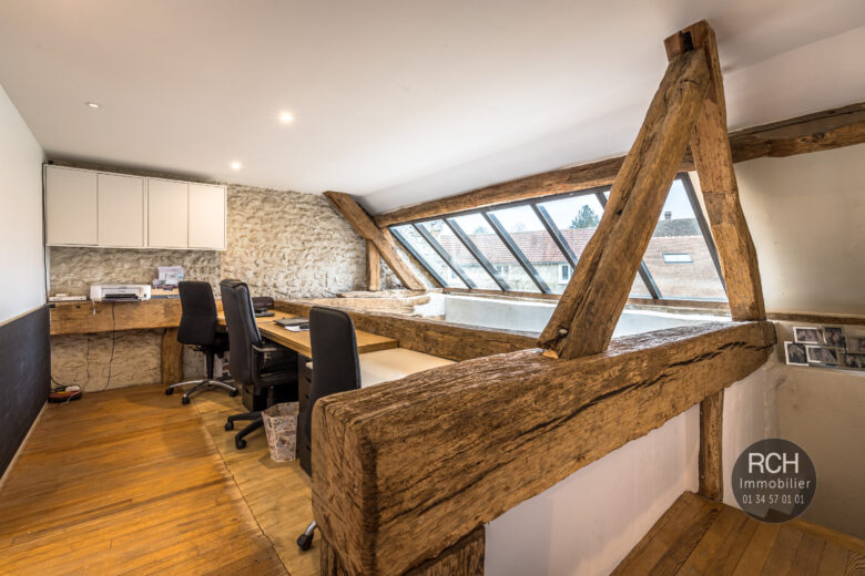 Photos du bien : Exclusivité – Montchauvet – Charmante maison ancienne entièrement restaurée avec goût