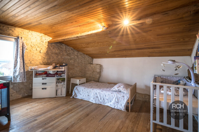 Photos du bien : Exclusivité – Montchauvet – Charmante maison ancienne entièrement restaurée avec goût