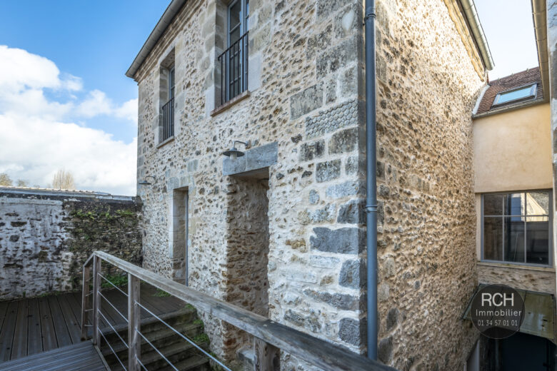 Photos du bien : Montfort l’Amaury centre – Magnifique bâtiment entièrement restauré