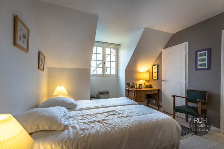 Photos du bien : Saint-Rémy-l’Honoré – Belle maison familiale