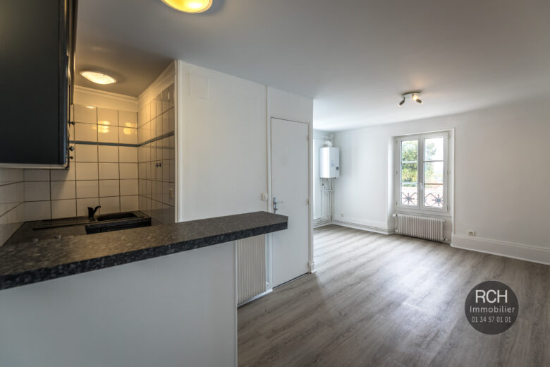Photos du bien : Exclusivité – Studio en plein centre de Montfort l’Amaury