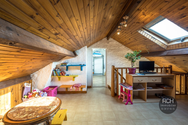 Photos du bien : Exclusivité – Gambais – Jolie maison avec commerces et école à pieds