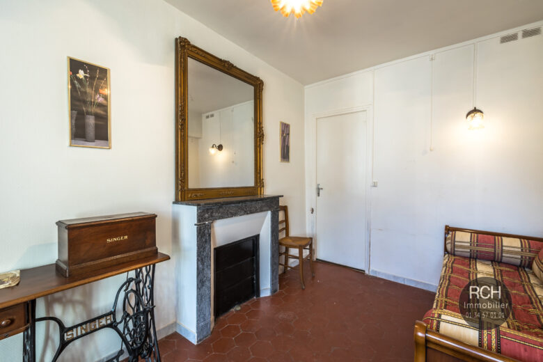 Photos du bien : Gambais – Maison à rénover avec beau potentiel