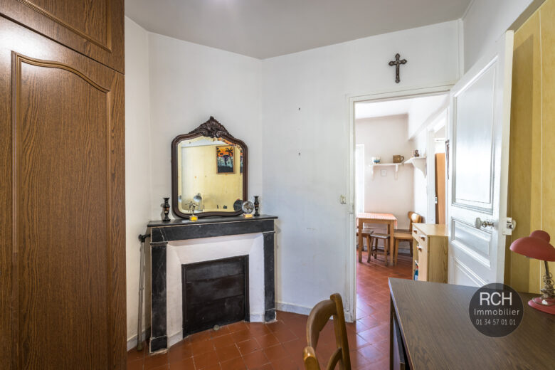 Photos du bien : Gambais – Maison à rénover avec beau potentiel