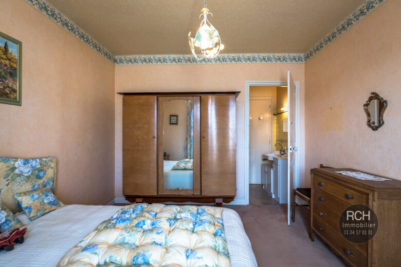 Photos du bien : Gambais – Maison à rénover avec beau potentiel