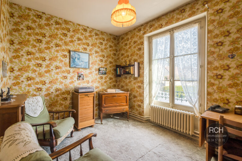Photos du bien : Gambais – Maison à rénover avec beau potentiel
