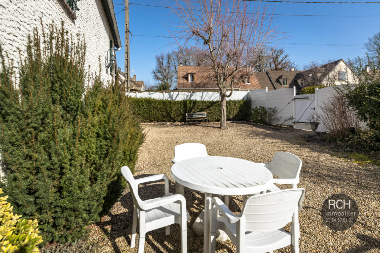Photos du bien : Gambais – Maison à rénover avec beau potentiel
