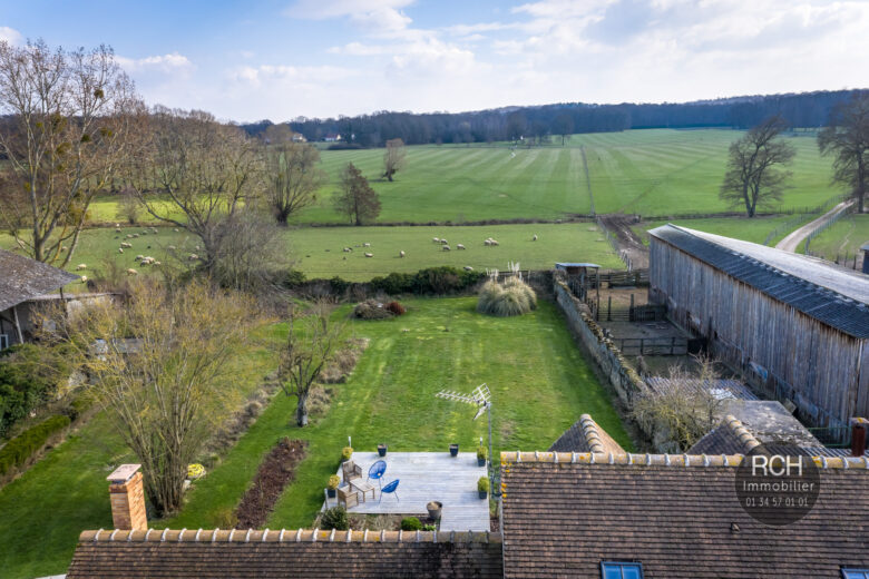 Photos du bien : Exclusivité – Orgerus – Très bel ensemble de maisons anciennes dans un superbe environnement