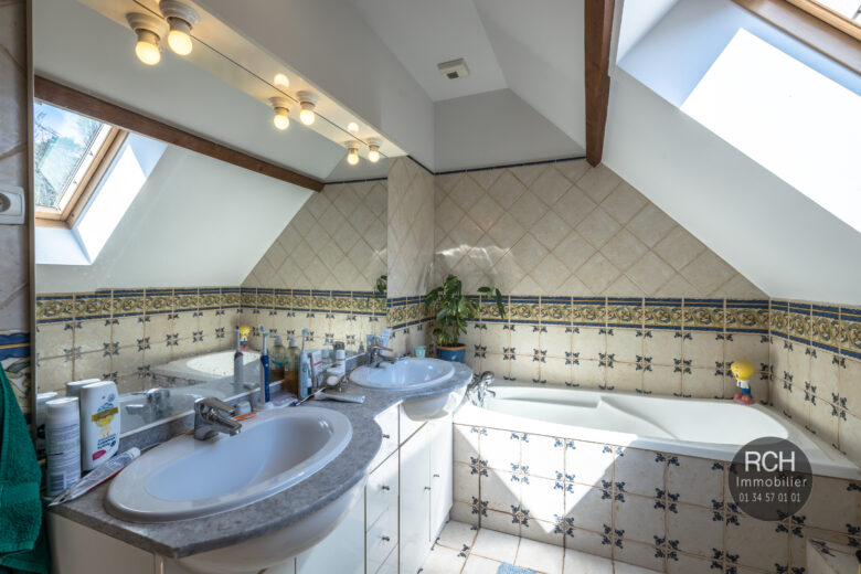 Photos du bien : Exclusivité – Gambais – Charmante maison dans un bel environnement avec foret à pied, commerces à proximités