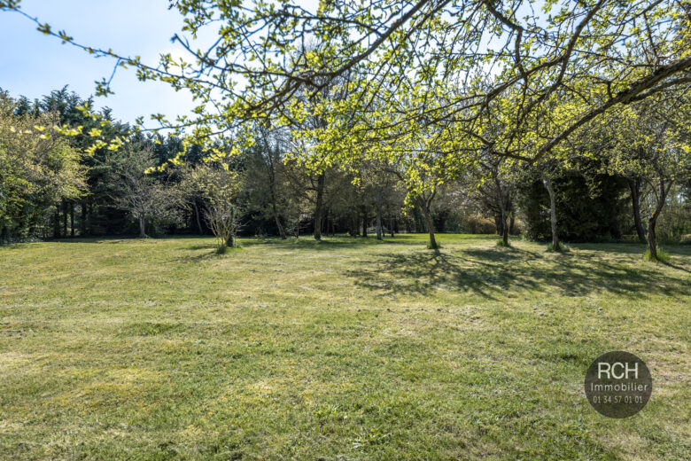 Photos du bien : Saint-Lubin de la Haye – Ancien prieuré du XVè siècle sur un joli parc