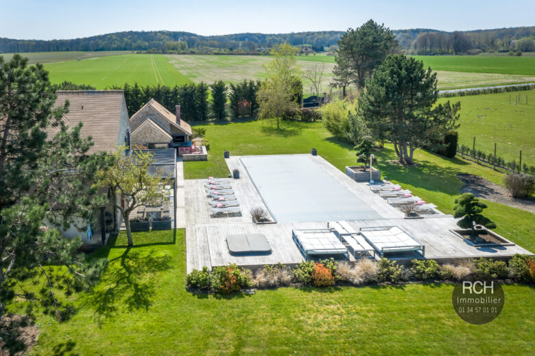 Photos du bien : Adainville – Très belle propriété ancienne avec piscine, sauna et tennis