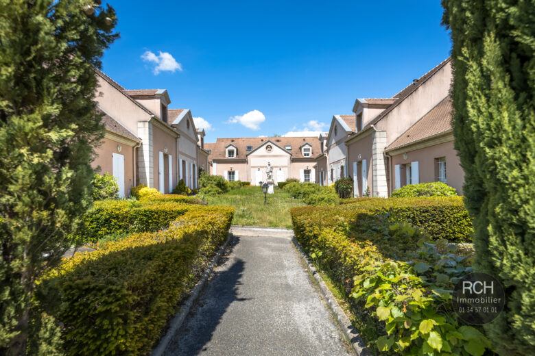 Photos du bien : Montfort L’Amaury – Maison de ville à 5 minutes à pied du centre historique de Montfort L’Amaury