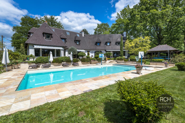 Photos du bien : Bazoches-sur-Guyonne – Belle propriété parfaitement rénovée avec piscine chauffée