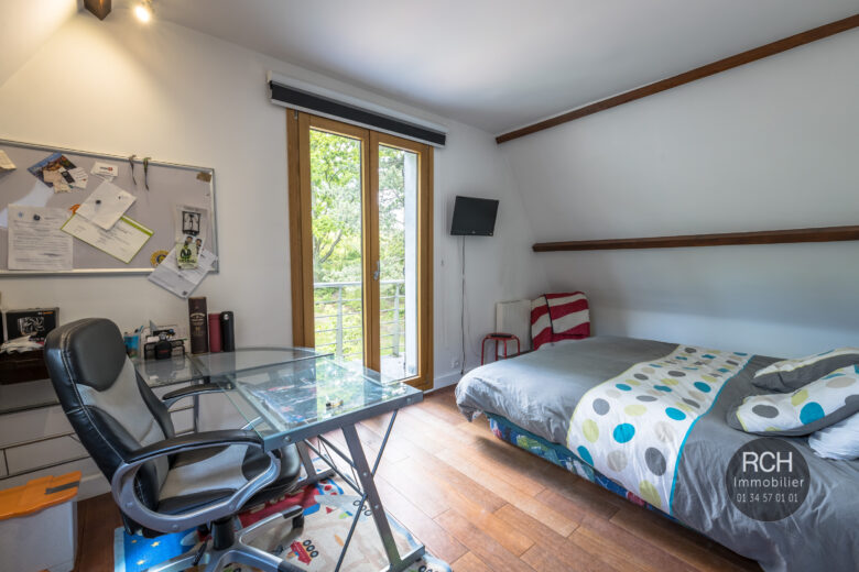 Photos du bien : Bazoches-sur-Guyonne – Belle propriété parfaitement rénovée avec piscine chauffée