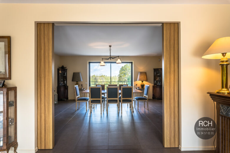 Photos du bien : Galluis – 3 minutes de Montfort – Magnifique propriété contemporaine avec piscine