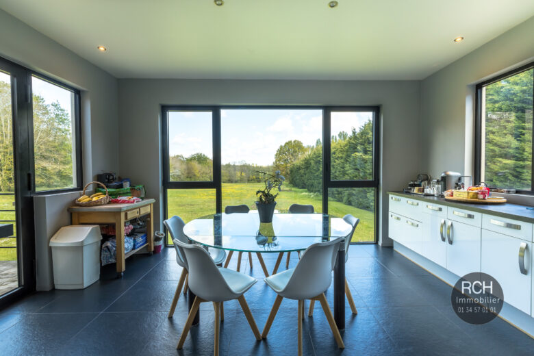 Photos du bien : Galluis – 3 minutes de Montfort – Magnifique propriété contemporaine avec piscine