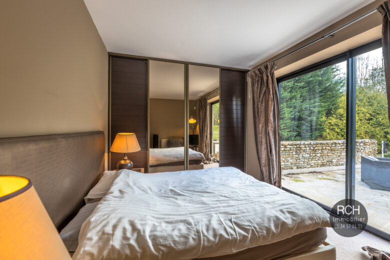 Photos du bien : Galluis – 3 minutes de Montfort – Magnifique propriété contemporaine avec piscine