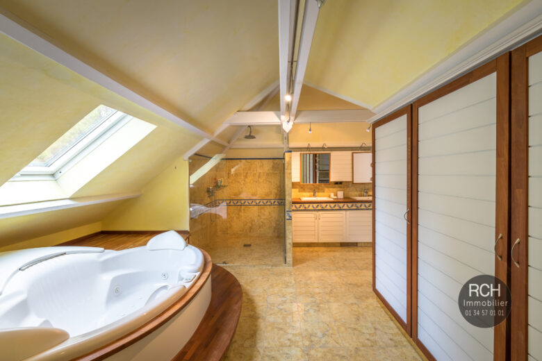 Photos du bien : Exclusivité – Gambais- Jolie maison avec piscine dans un sublime environnement