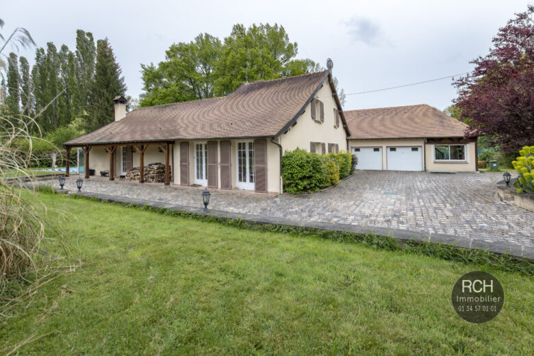 Photos du bien : Exclusivité – Gambais- Jolie maison avec piscine dans un sublime environnement