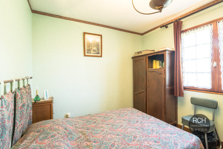 Photos du bien : Exclusivité – Maulette – Jolie maison sur un terrain arboré