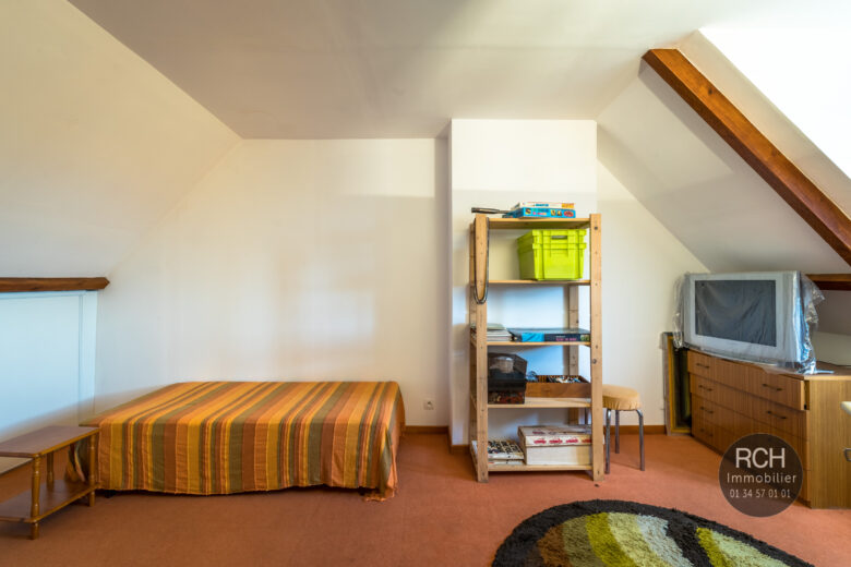 Photos du bien : Exclusivité – Maulette – Jolie maison sur un terrain arboré