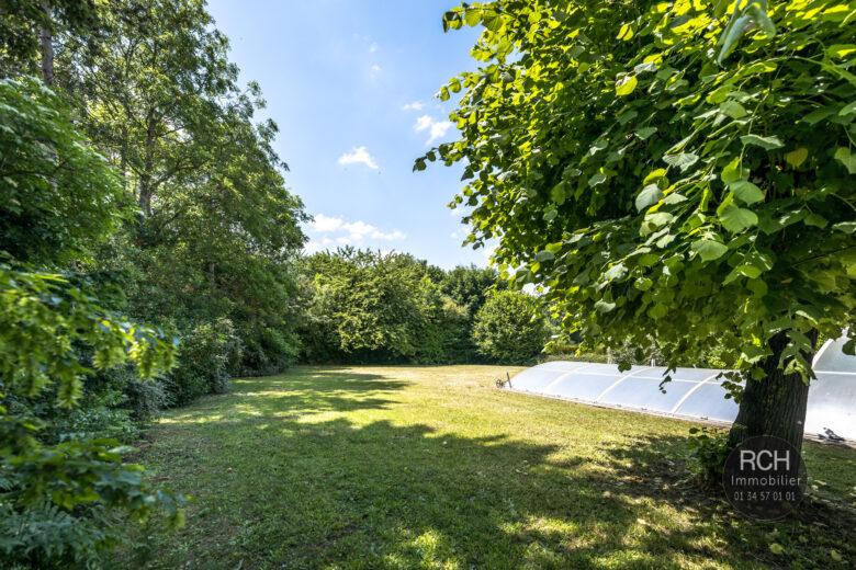 Photos du bien : Courgent – Maison traditionnelle avec piscine dans un bel environnement