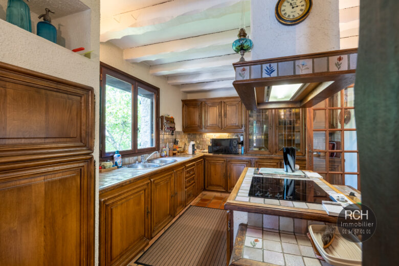Photos du bien : Courgent – Maison traditionnelle avec piscine dans un bel environnement