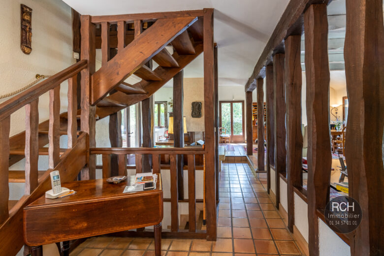 Photos du bien : Courgent – Maison traditionnelle avec piscine dans un bel environnement