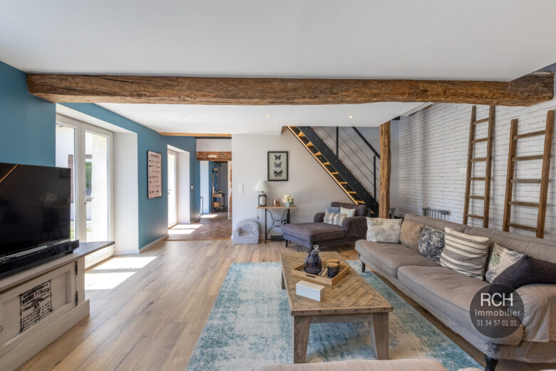 Photos du bien : Saint-Laurent-la-Gatine – Jolie maison parfaitement rénovée