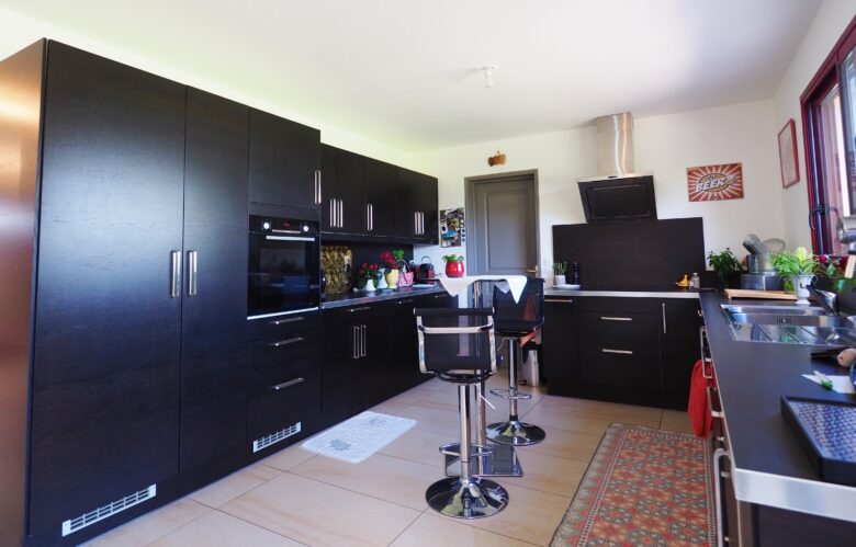 Photos du bien : Adainville – Maison familiale avec vue dégagée