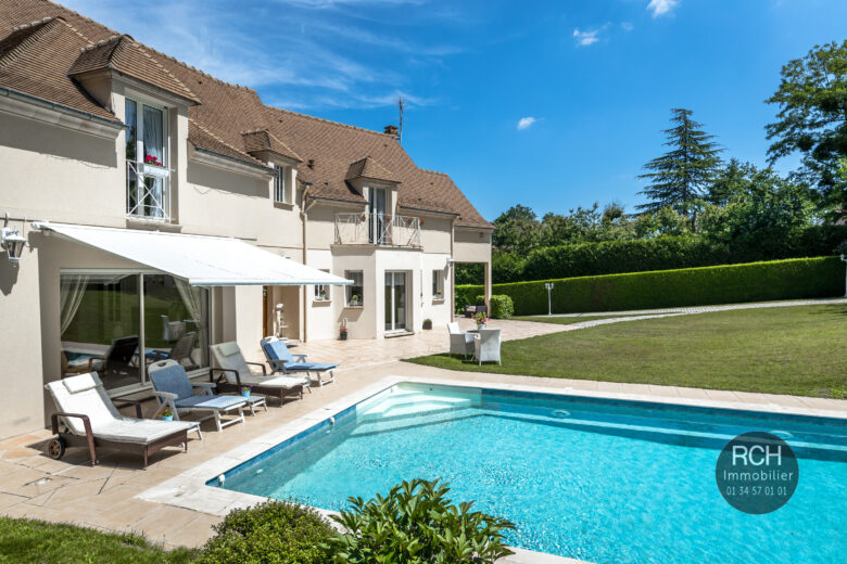 Photos du bien : Exclusivité – Méré – Très belle maison avec piscine dans un superbe environnement