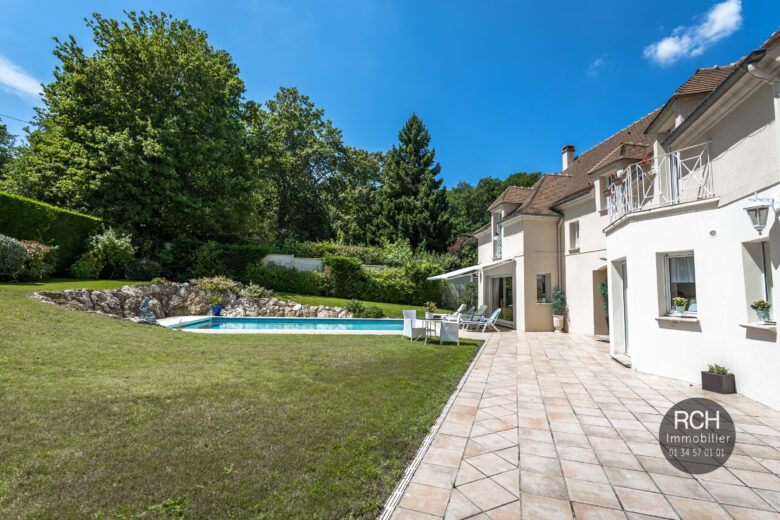 Photos du bien : Exclusivité – Méré – Très belle maison avec piscine dans un superbe environnement