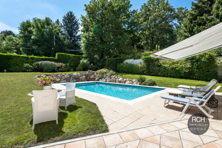 Photos du bien : Exclusivité – Méré – Très belle maison avec piscine dans un superbe environnement