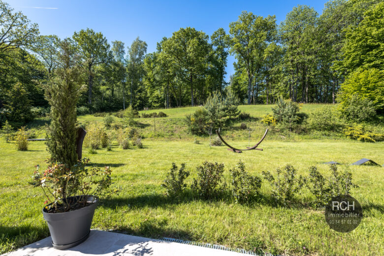 Photos du bien : Exclusivité – Gambaiseuil – Très belle propriété parfaitement rénovée sur un parc boisé de 22 000 m2