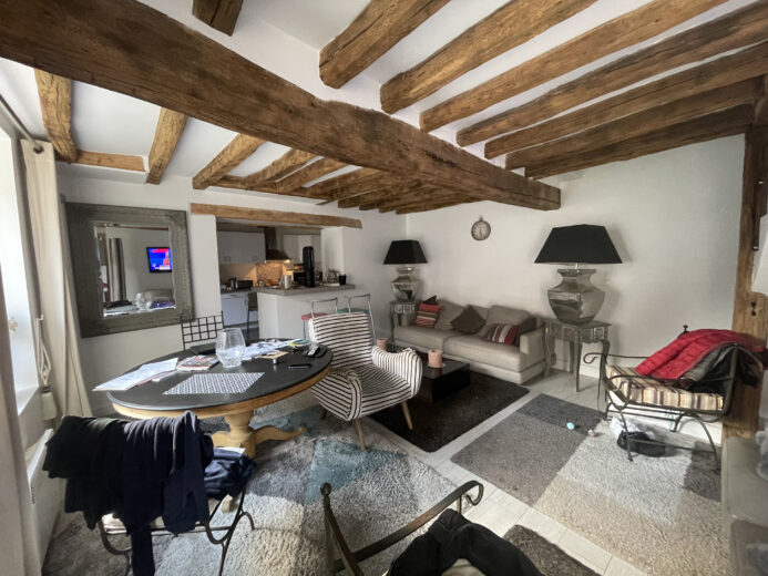 Photos du bien : Exclusivité – Méré – Charmante maison ancienne restaurée