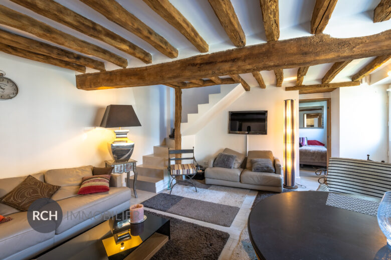 Photos du bien : Exclusivité – Méré – Charmante maison ancienne restaurée