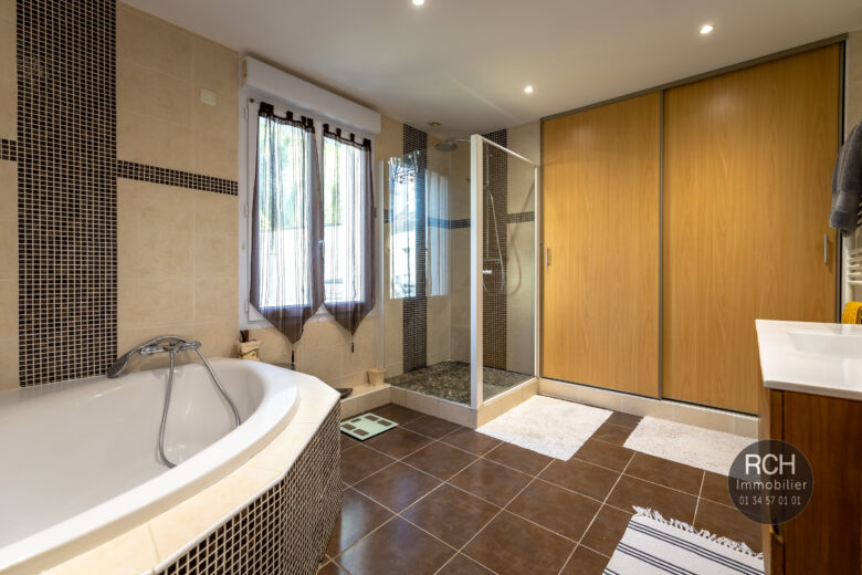 Photos du bien : Bazainville – Grande maison familiale contemporaine