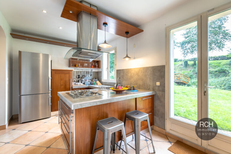 Photos du bien : Grosrouvre – Seul mandataire – Dans un bel environnement jolie maison moderne