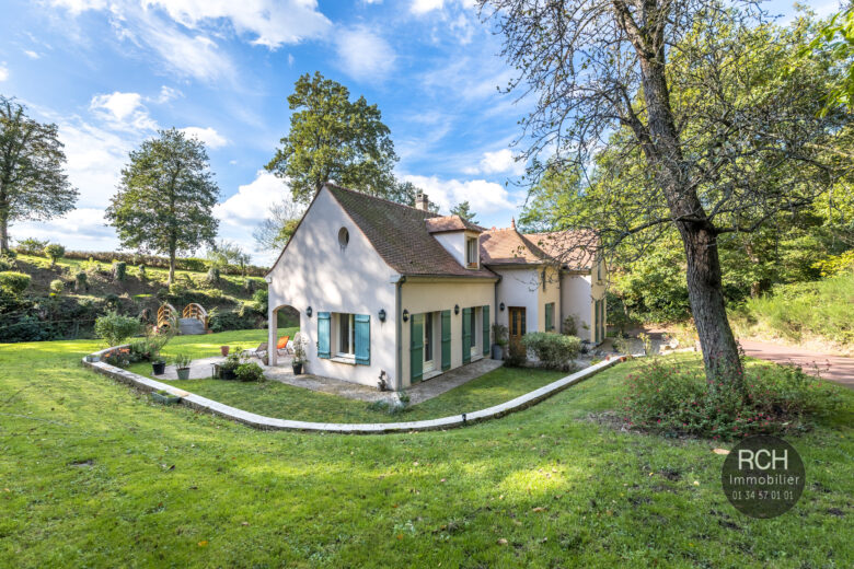Photos du bien : Grosrouvre – Seul mandataire – Dans un bel environnement jolie maison moderne