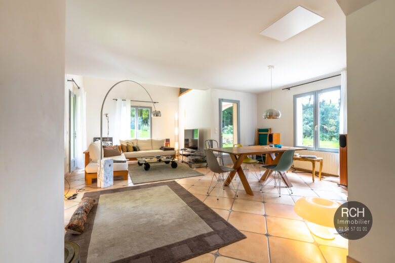 Photos du bien : Grosrouvre – Seul mandataire – Dans un bel environnement jolie maison moderne