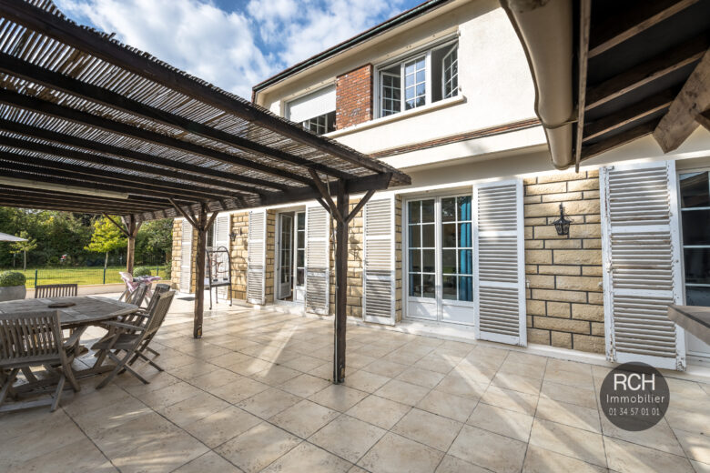 Photos du bien : Le Perray En Yvelines centre – Jolie maison dans un bel environnement