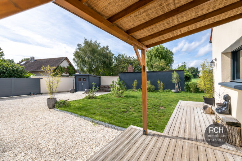 Photos du bien : Mareil-Le-Guyon – Très jolie maison contemporaine de 2017 avec vue dégagée
