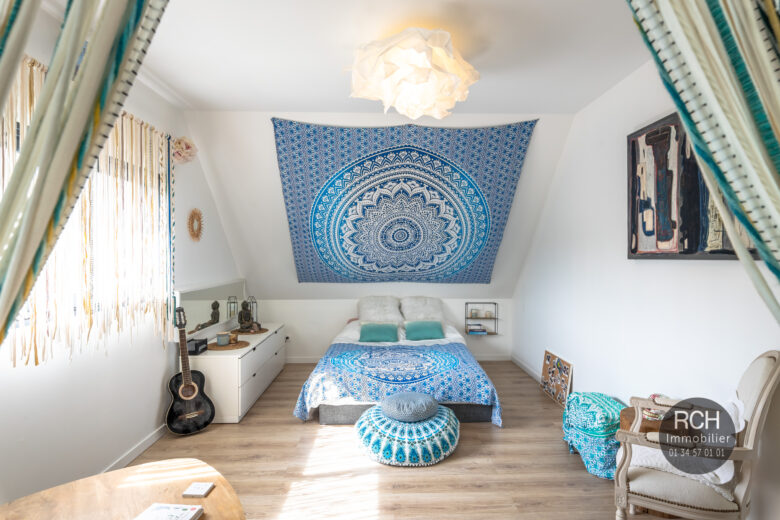 Photos du bien : Mareil-Le-Guyon – Très jolie maison contemporaine de 2017 avec vue dégagée