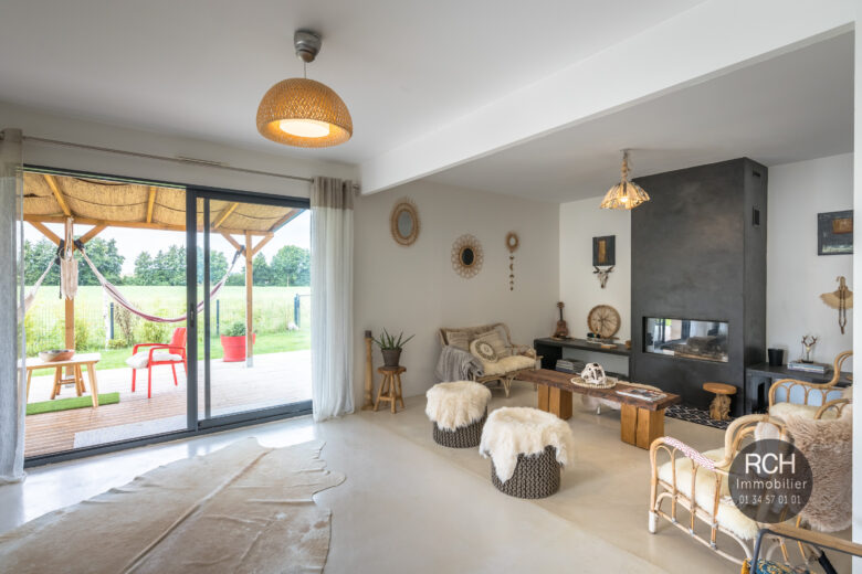 Photos du bien : Mareil-Le-Guyon – Très jolie maison contemporaine de 2017 avec vue dégagée