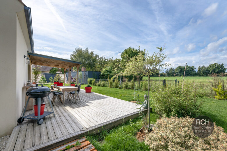 Photos du bien : Mareil-Le-Guyon – Très jolie maison contemporaine de 2017 avec vue dégagée
