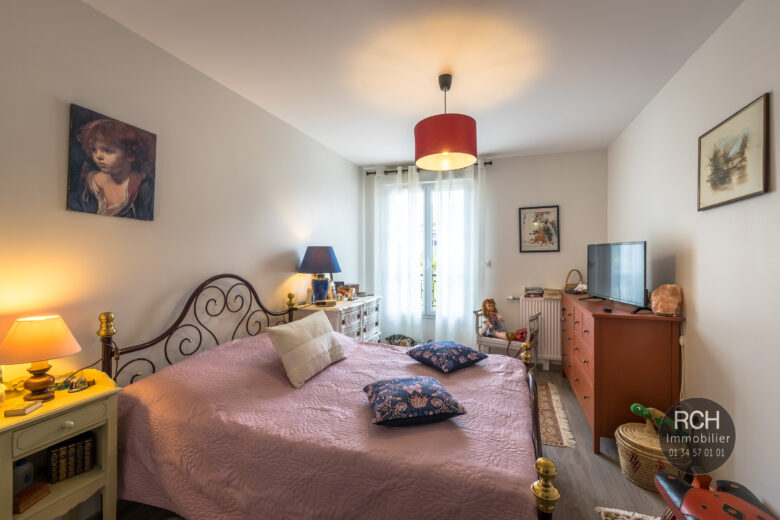 Photos du bien : Montfort l’Amaury – Appartement récent de 4 pièces avec balcon au coeur du village