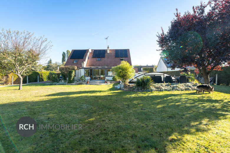 Photos du bien : Exclusivité – Charpont – Maison familiale avec piscine couverte