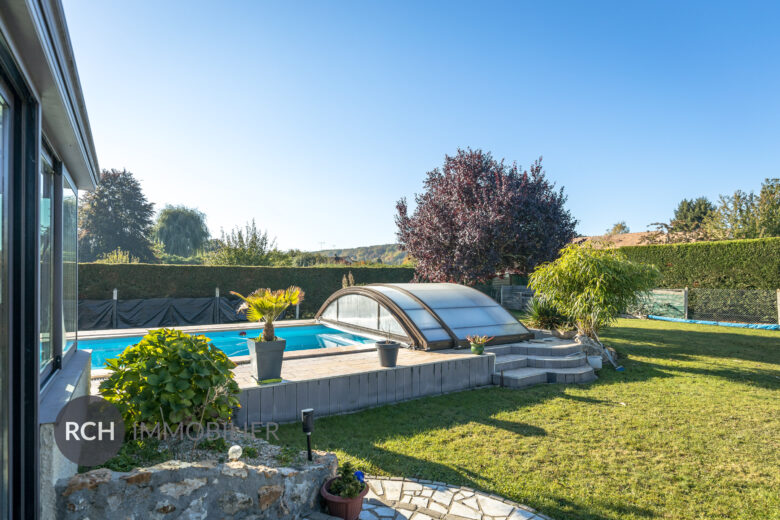 Photos du bien : Exclusivité – Charpont – Maison familiale avec piscine couverte